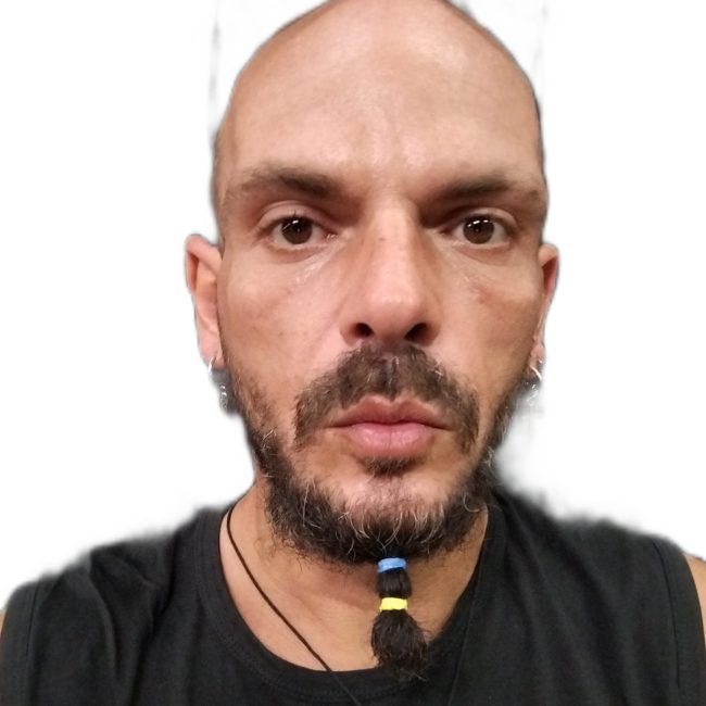 1000108049