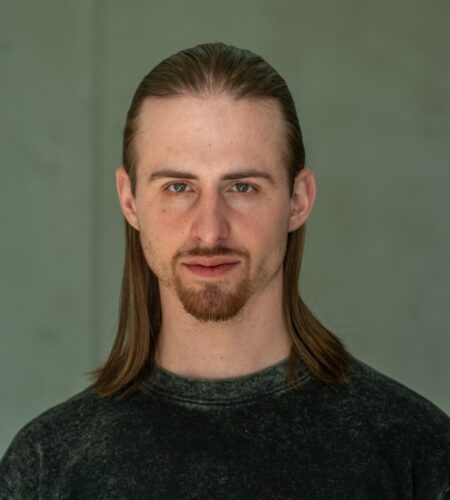 Elias Delueg Elias Delueg