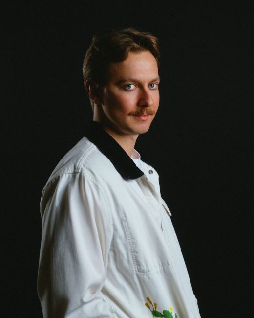 studio_portrait_whiteshirt